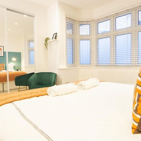 A Beautiful One Bedroom Flat With Garden & Parking Mill Hill Dış mekan fotoğraf