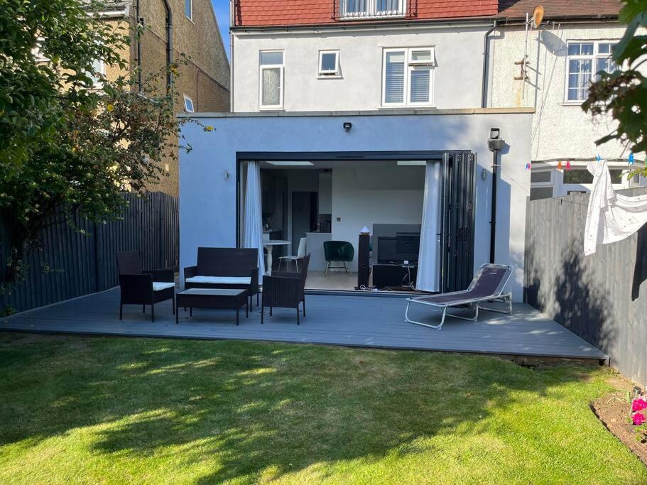 A Beautiful One Bedroom Flat With Garden & Parking Mill Hill Dış mekan fotoğraf