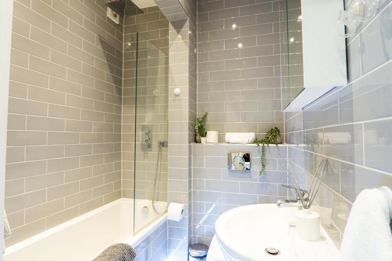 A Beautiful One Bedroom Flat With Garden & Parking Mill Hill Dış mekan fotoğraf